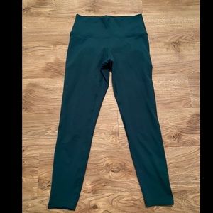 Fleo Leggings size M